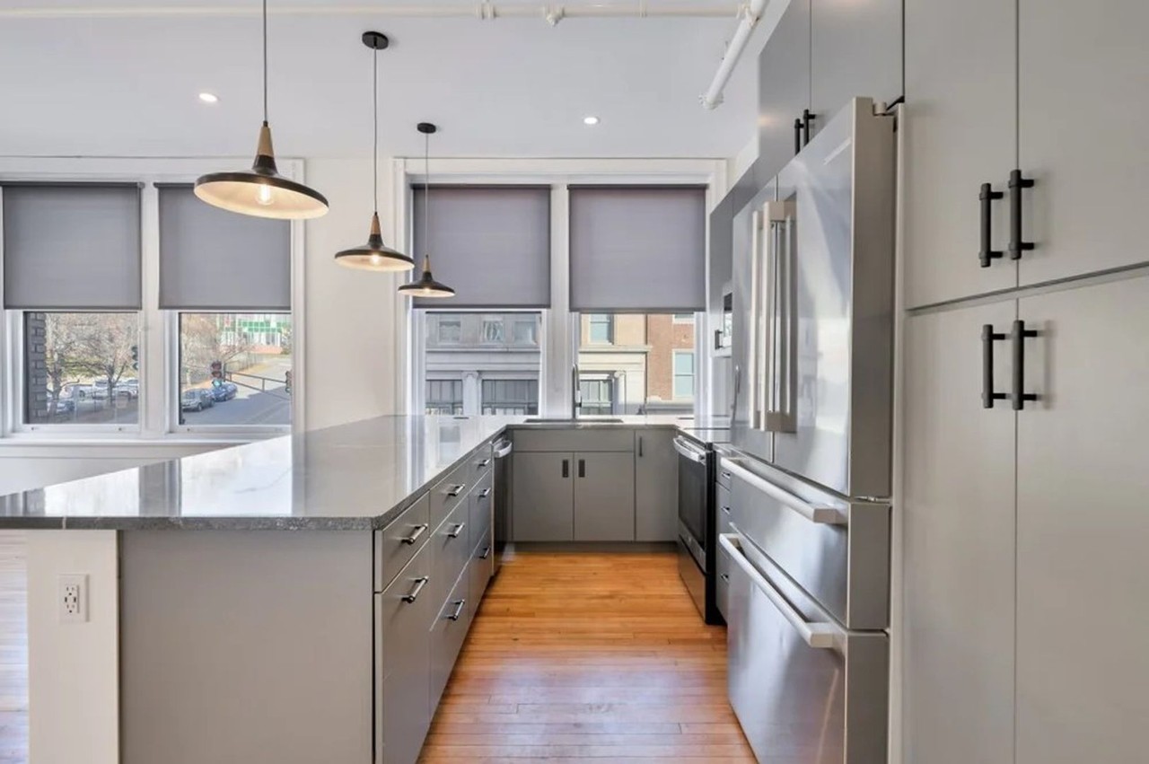 27 State Street - Photo 3 of 4