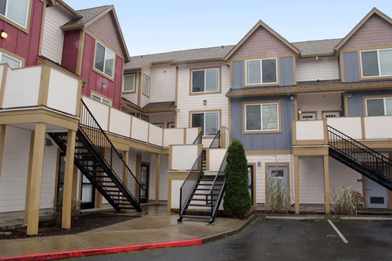 Elaine Station Apartments - Photo 3 of 32