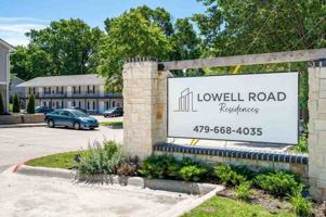 featured image of 1705 N Lowell Rd