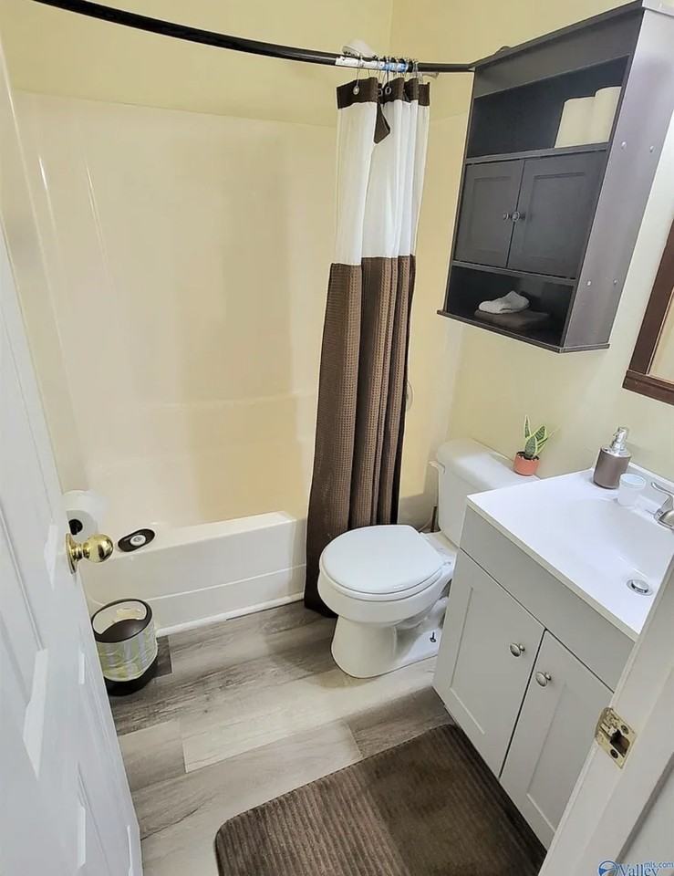 3613 White Oak Way Sw #NA - Photo 3 of 7