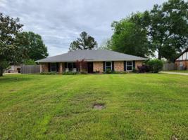featured image of 2008 Surrey Ln #NA