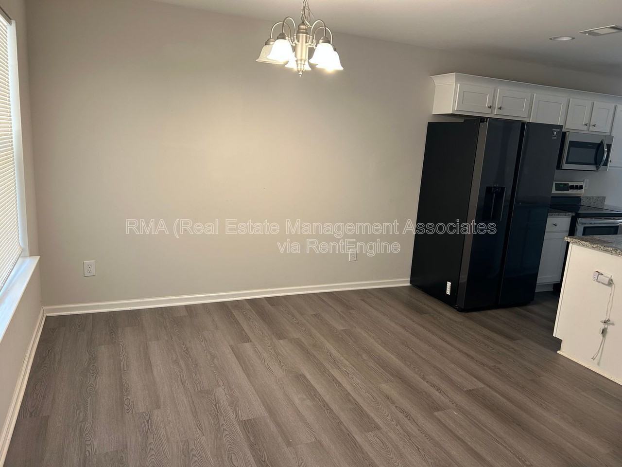 156 Meadowbrooke Dr - Photo 3 of 9