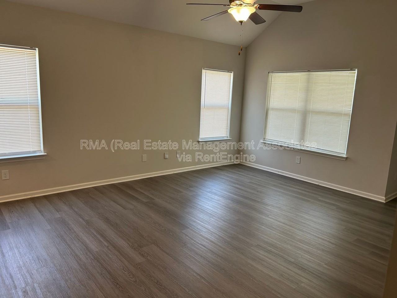 156 Meadowbrooke Dr - Photo 4 of 9