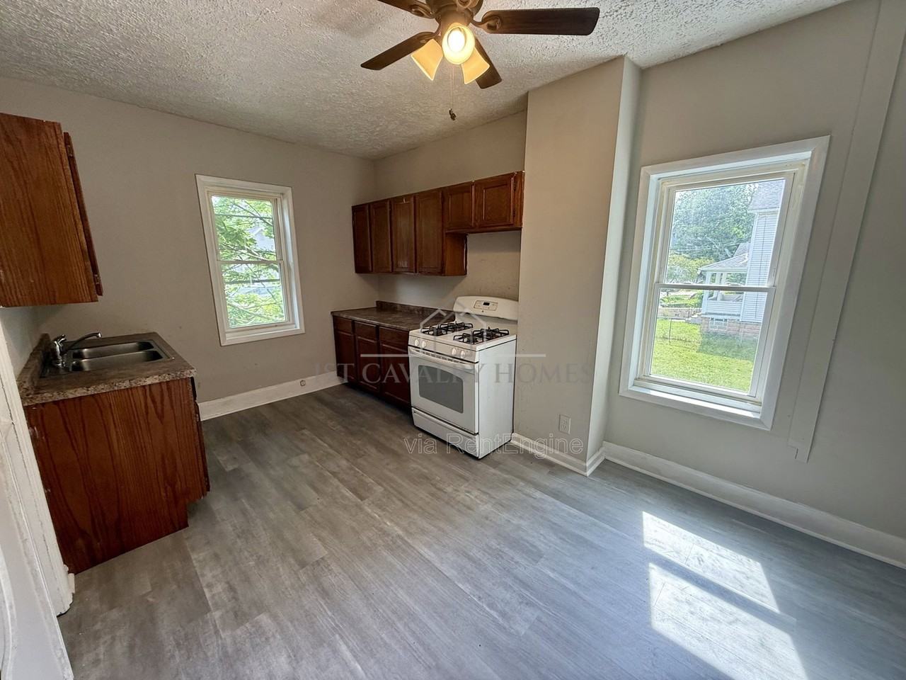 366 Buckingham St #2 - Photo 2 of 11