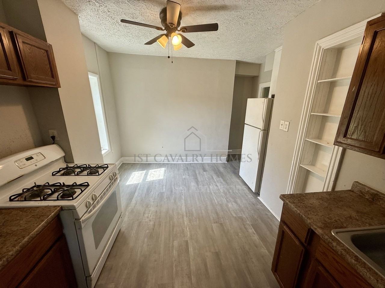 366 Buckingham St #2 - Photo 3 of 11