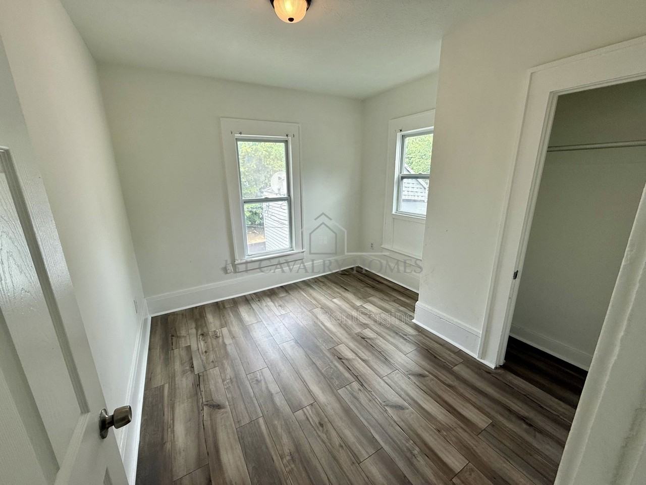 895 Beardsley St - Photo 6 of 12