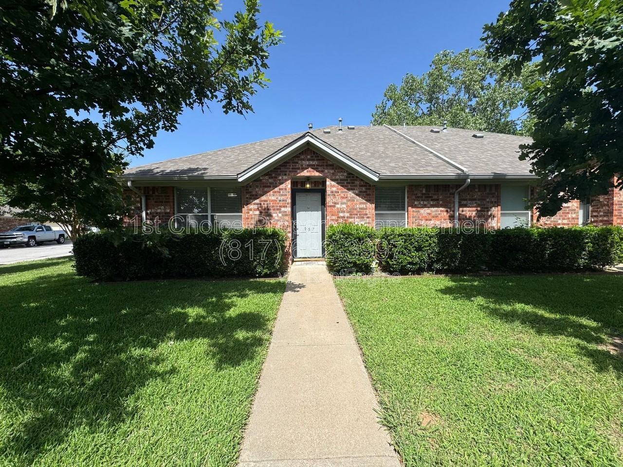 957 Austin Ct - Photo 2 of 19