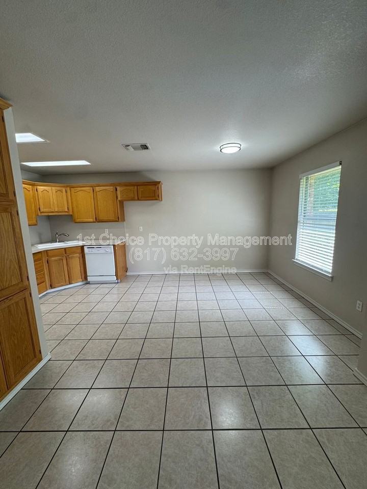 957 Austin Ct - Photo 5 of 19