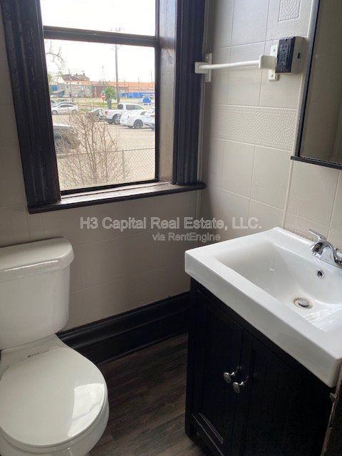 2108 Washington Ave #C - Photo 7 of 13