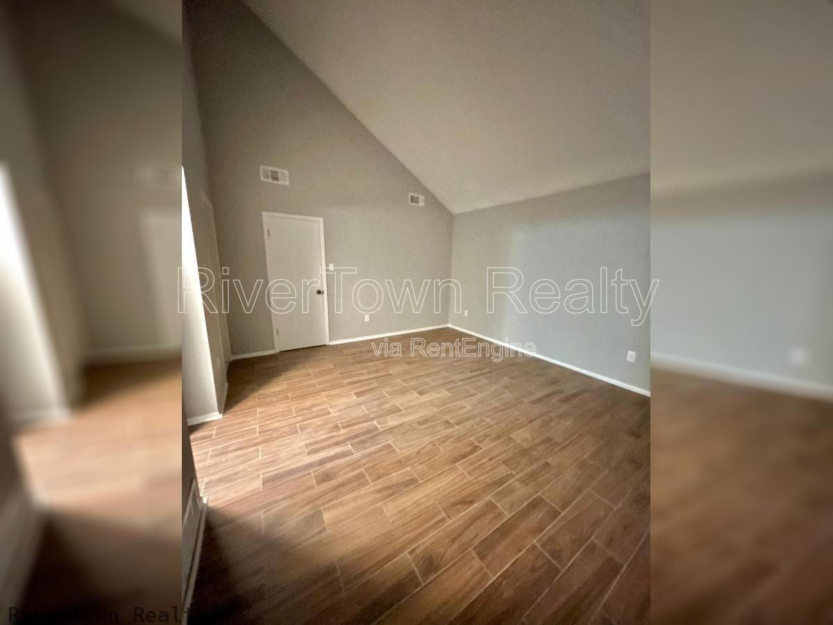 3355 Fairbanks St - Photo 4 of 15