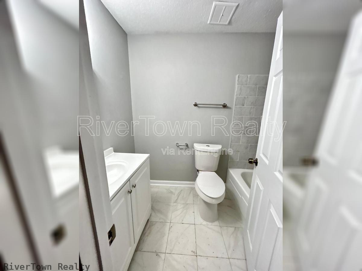 3355 Fairbanks St - Photo 5 of 15
