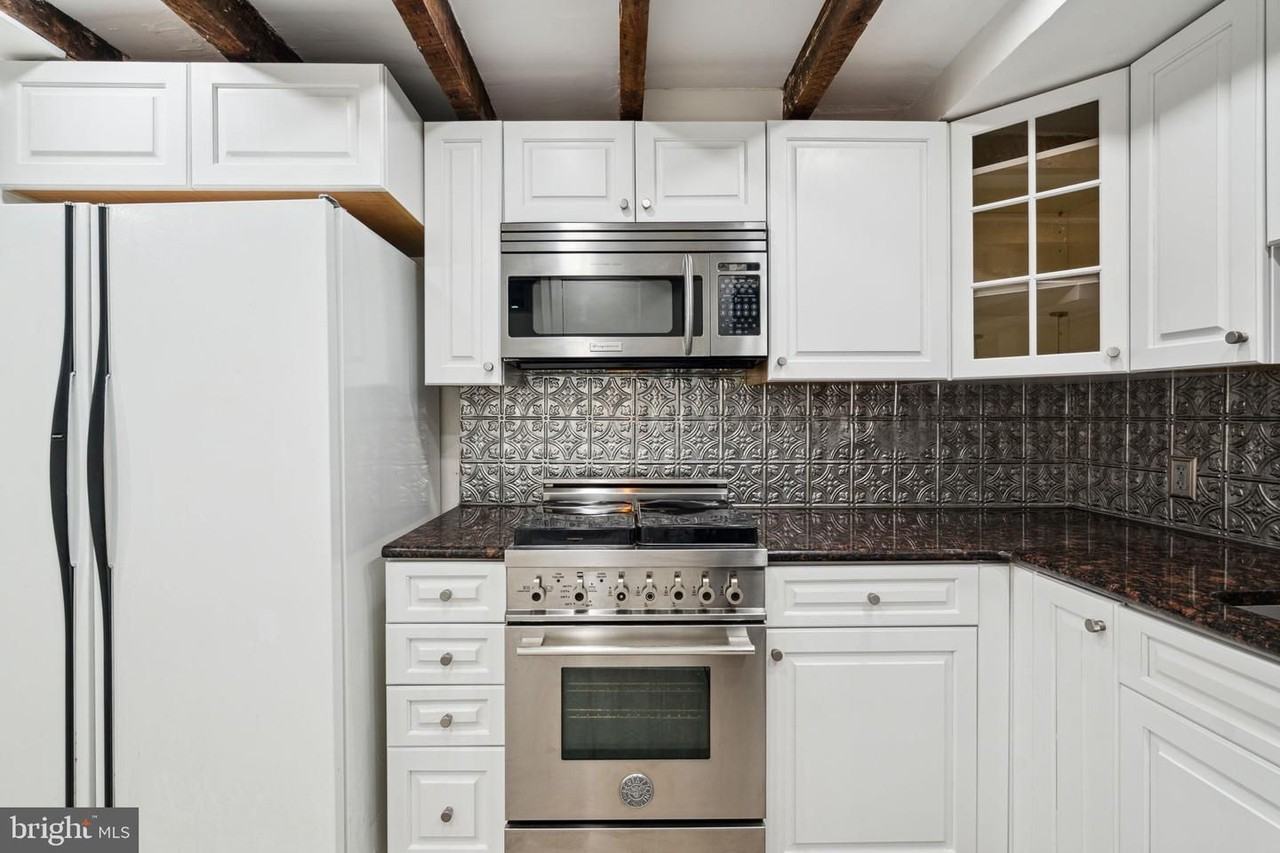 136 Carpenter St #C - Photo 2 of 30