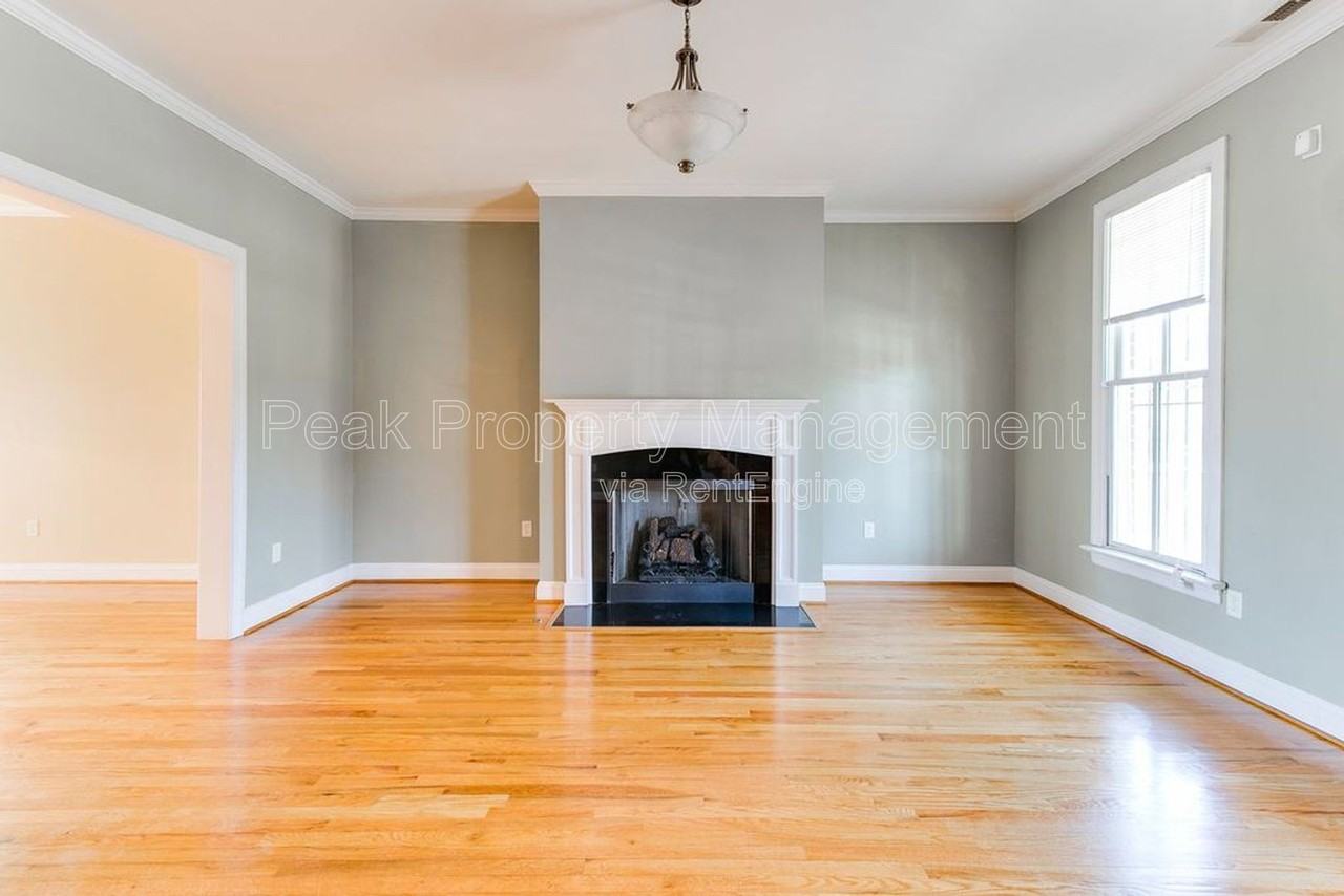 710 N 1st St - Photo 4 of 28