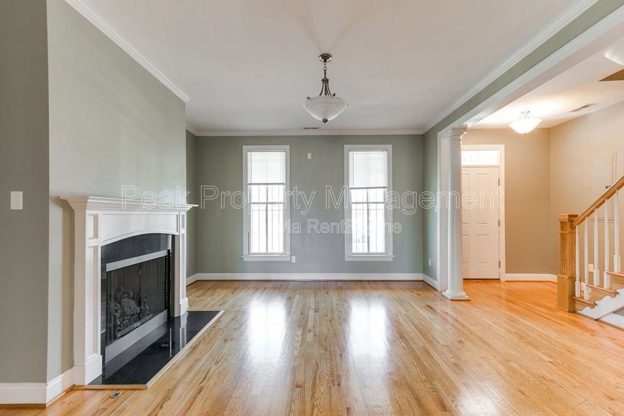 710 N 1st St - Photo 7 of 28