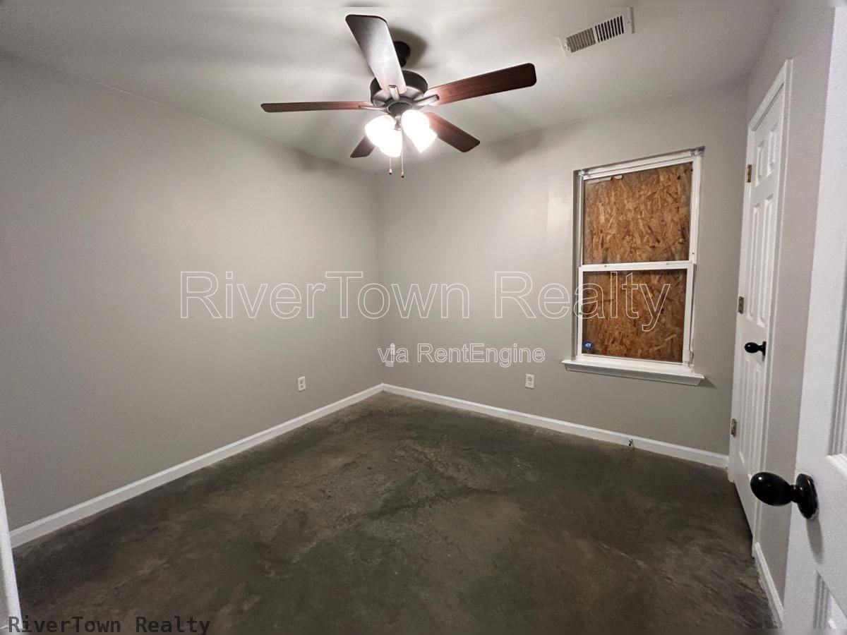 3858 Ajanders Dr - Photo 7 of 18