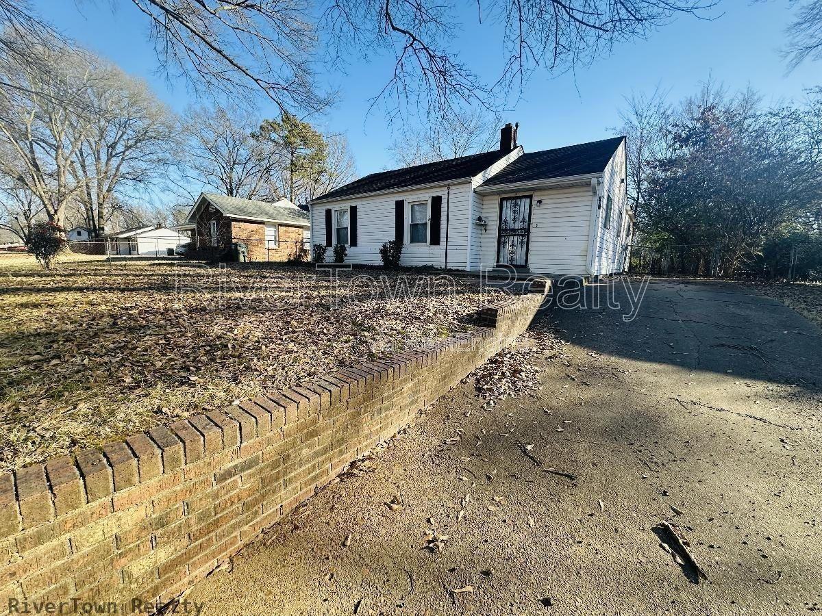 1706 Combs St - Photo 2 of 17