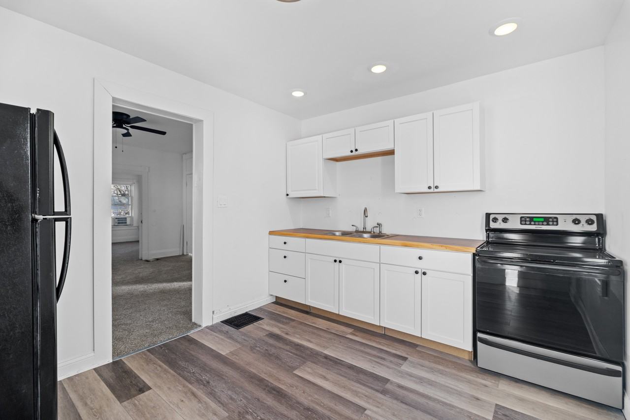 4721 Section Ave #B - Photo 4 of 15