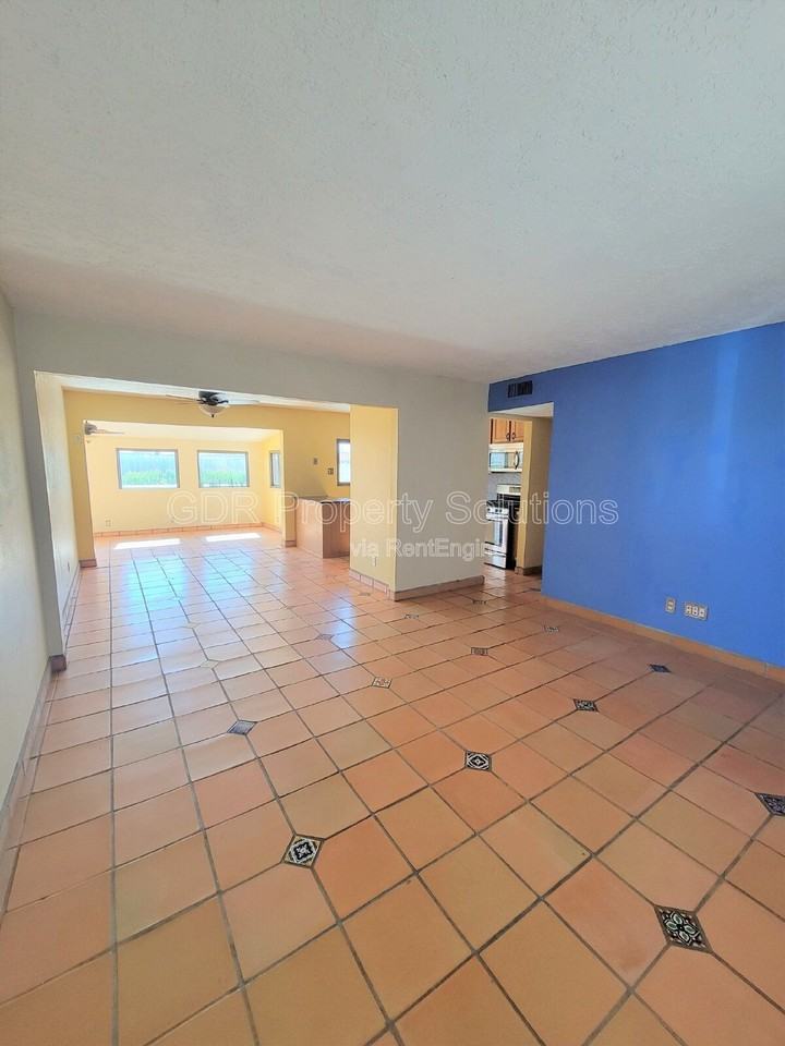 2706 Socorro St Nw - Photo 2 of 3