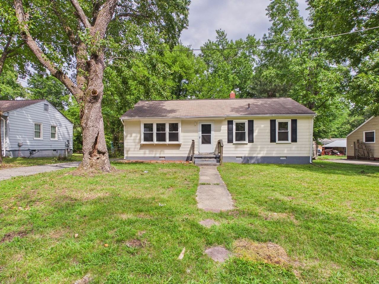 955 Barlen Dr - Photo 2 of 24