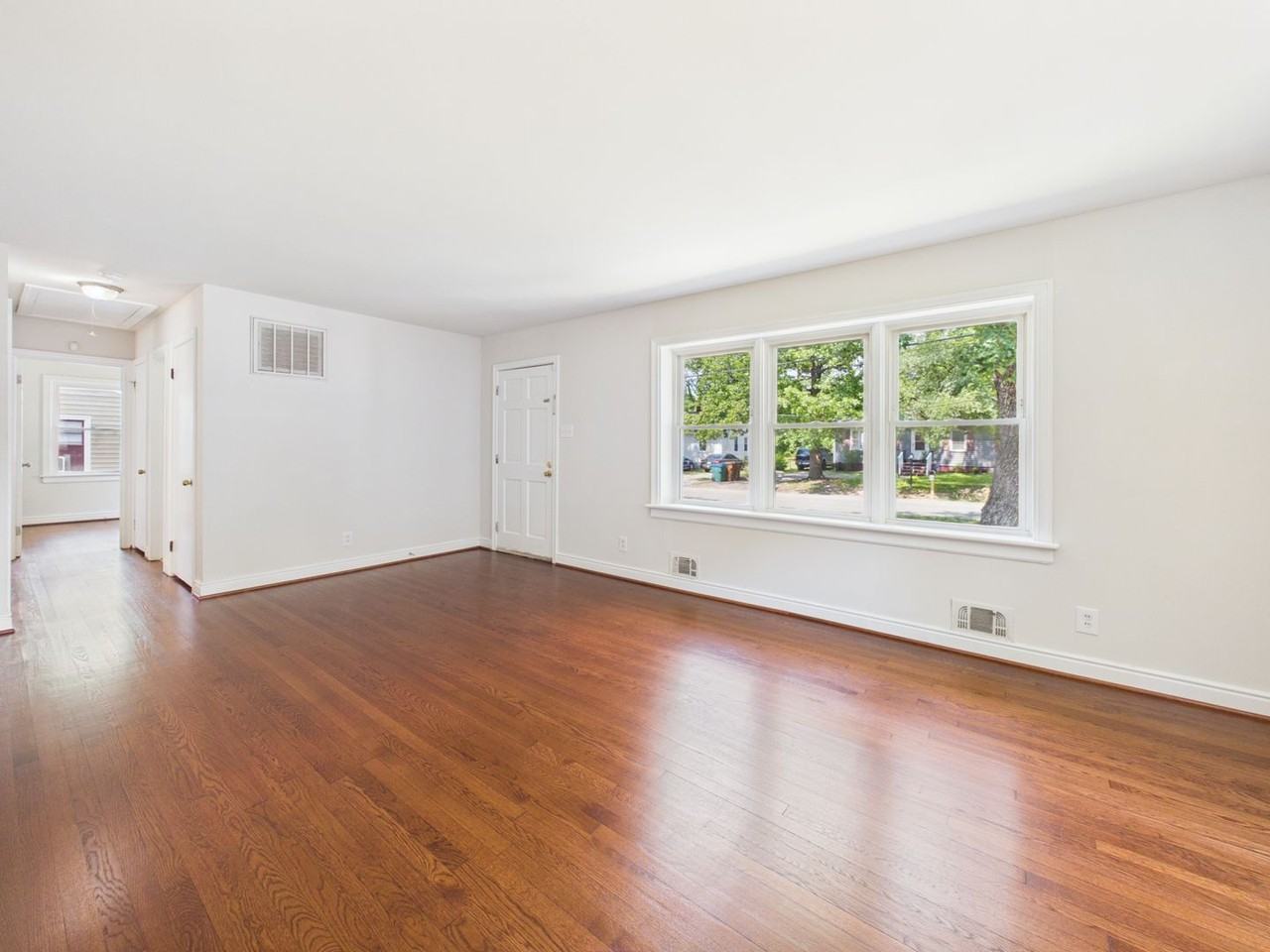955 Barlen Dr - Photo 5 of 24