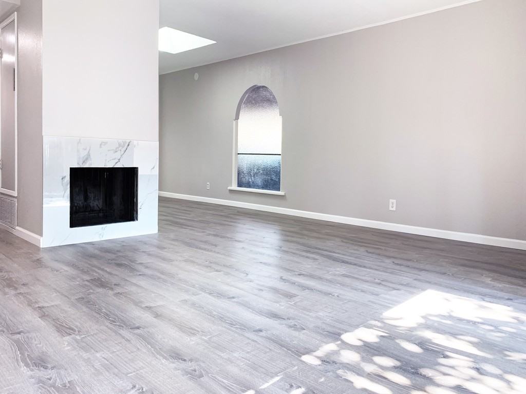 236 Red Oak Dr E #A - Photo 2 of 16
