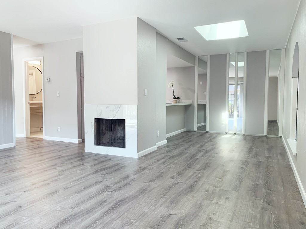 236 Red Oak Dr E #A - Photo 3 of 16