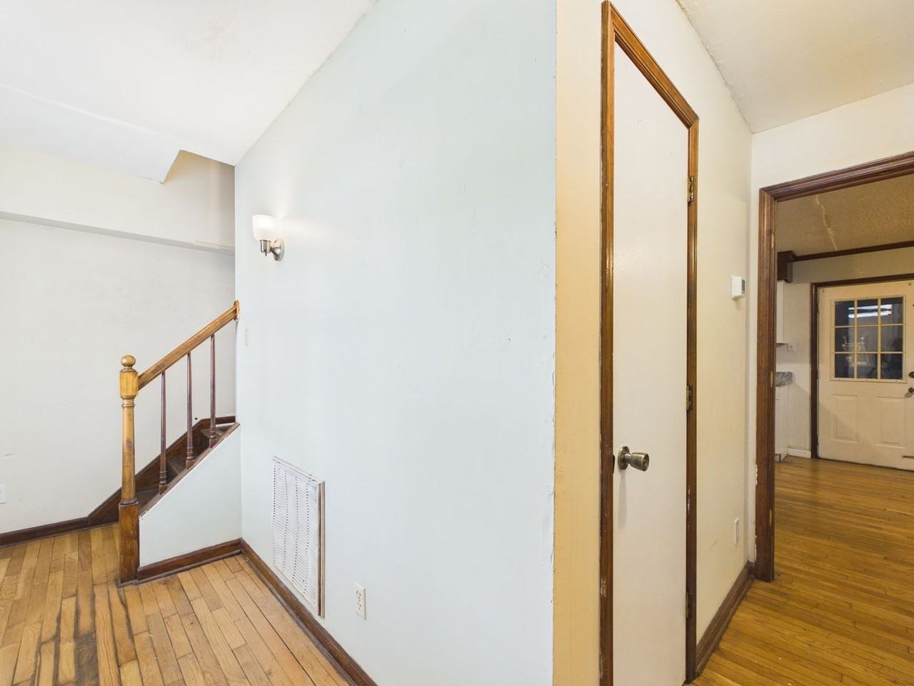 124 Henrico St - Photo 3 of 19
