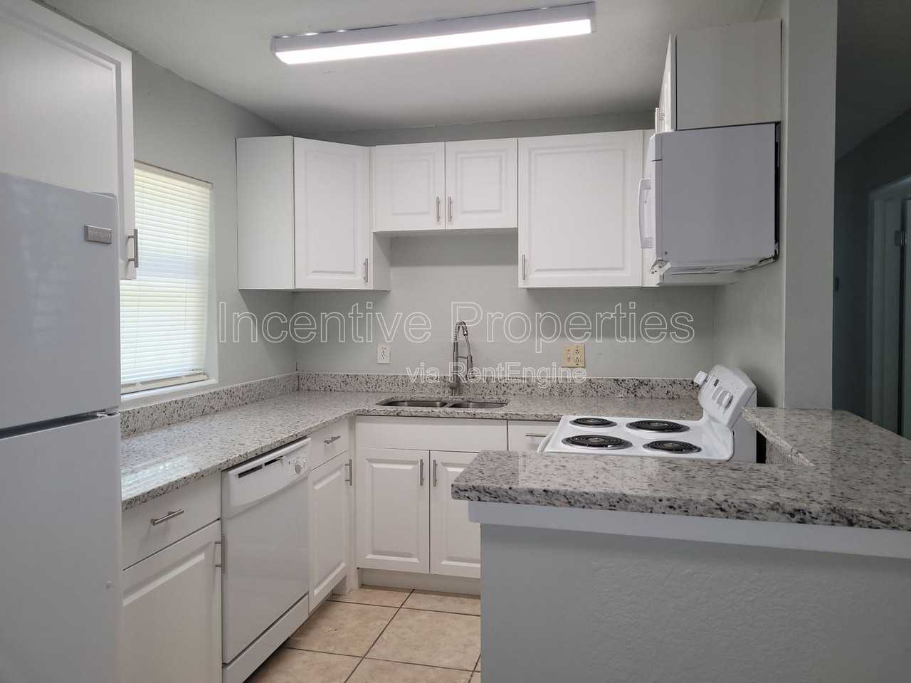 7803 Mandarin Dr - Photo 2 of 11