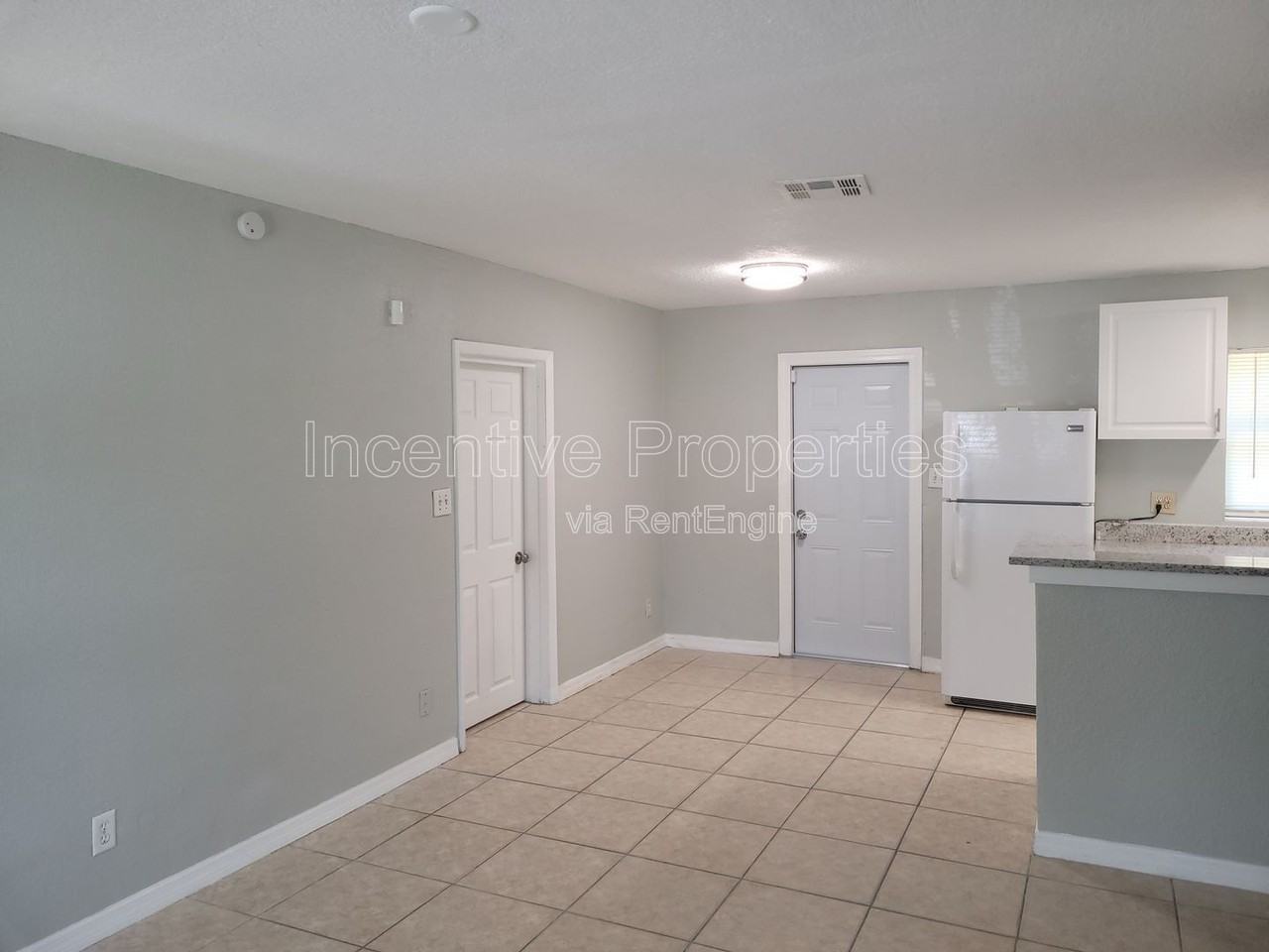 7803 Mandarin Dr - Photo 3 of 11