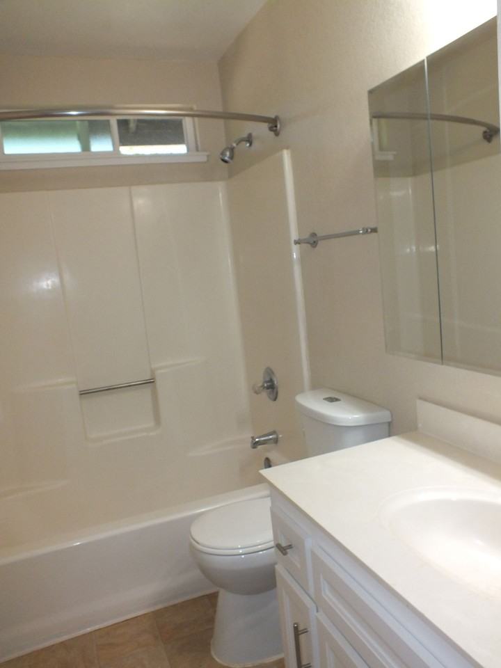 Cameron Park Townhouse apartments at La Crescenta Gardens - Photo 7 of 12