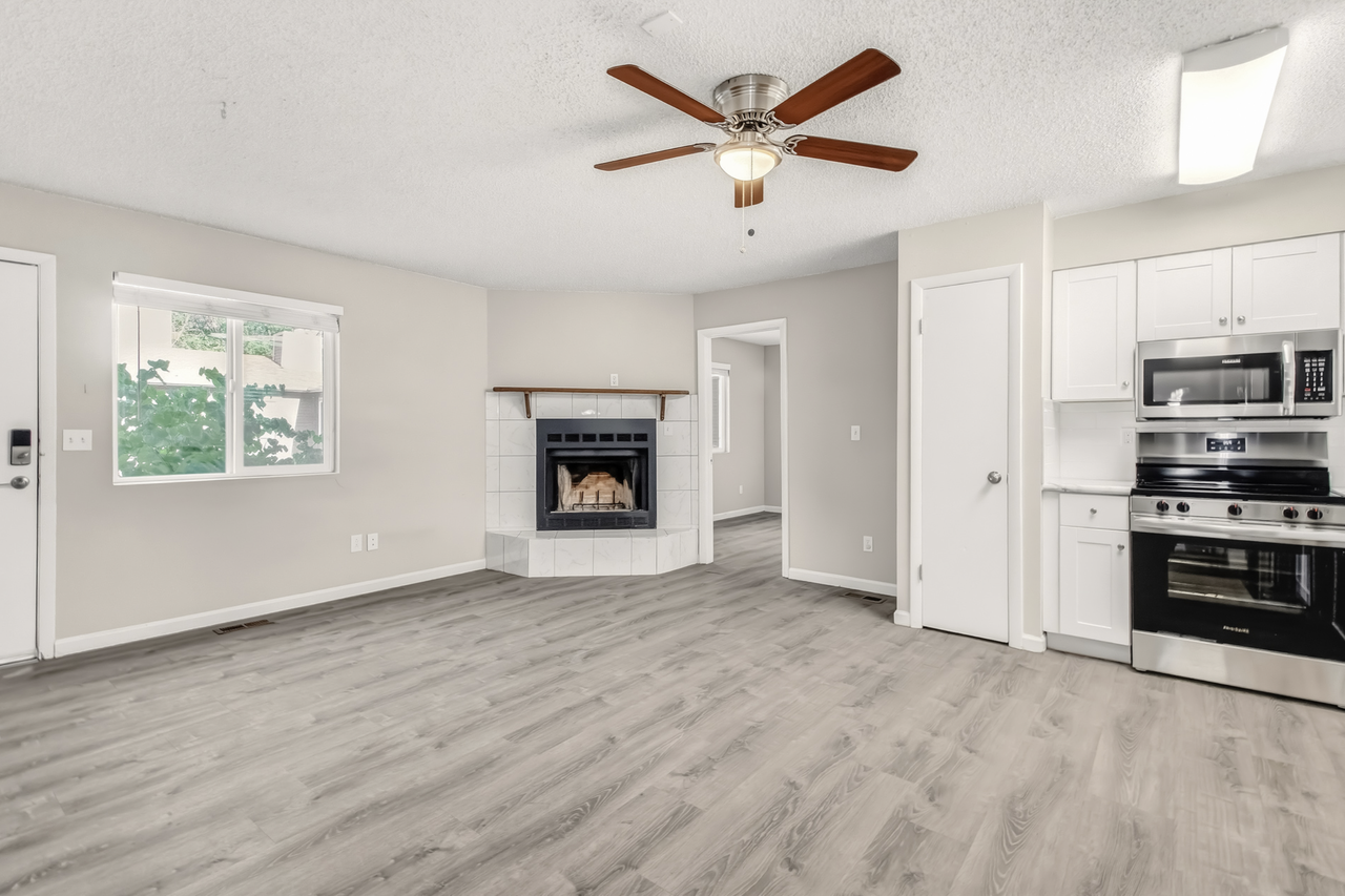 2462 E Willamette Ave - Photo 6 of 19