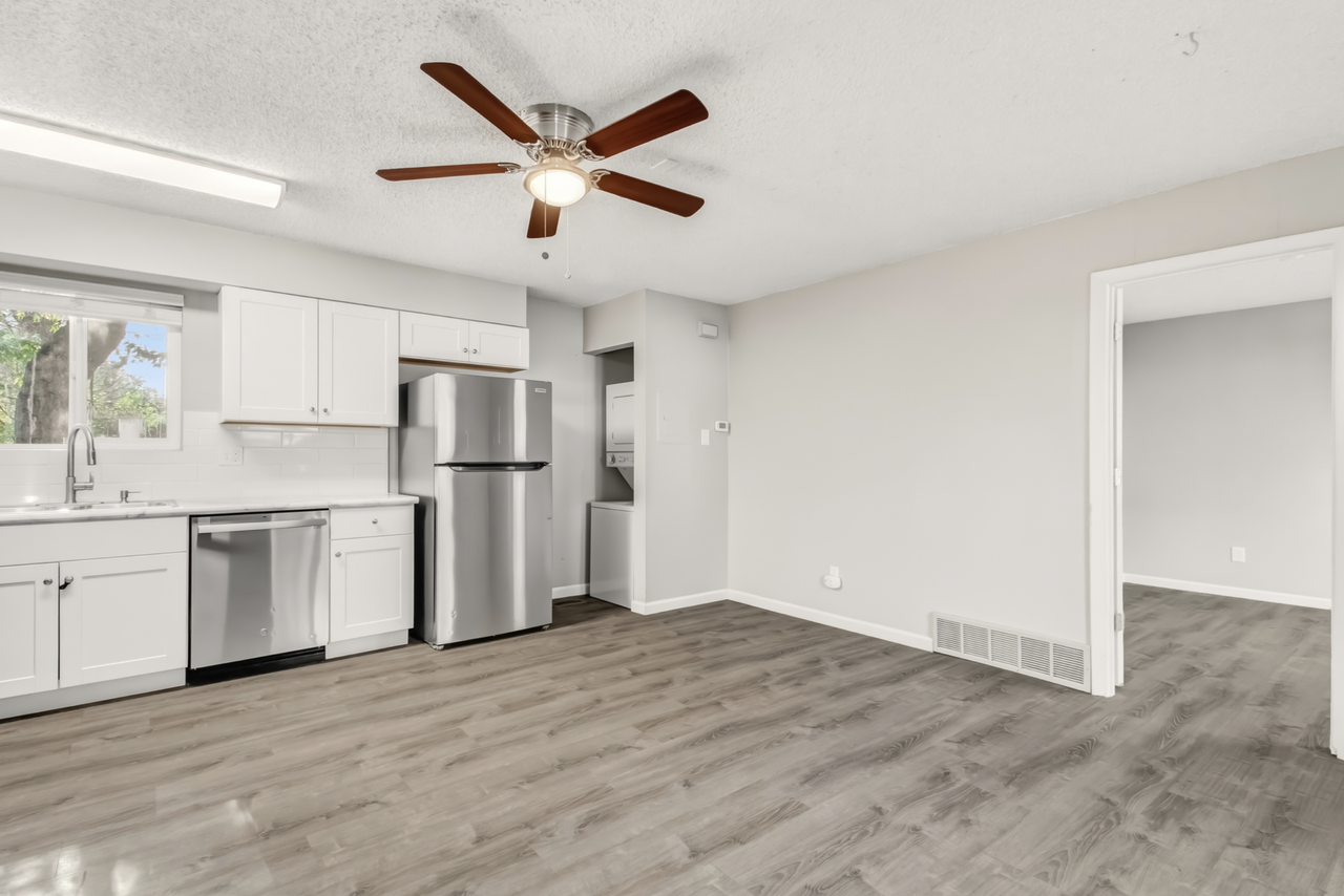 2462 E Willamette Ave - Photo 7 of 19