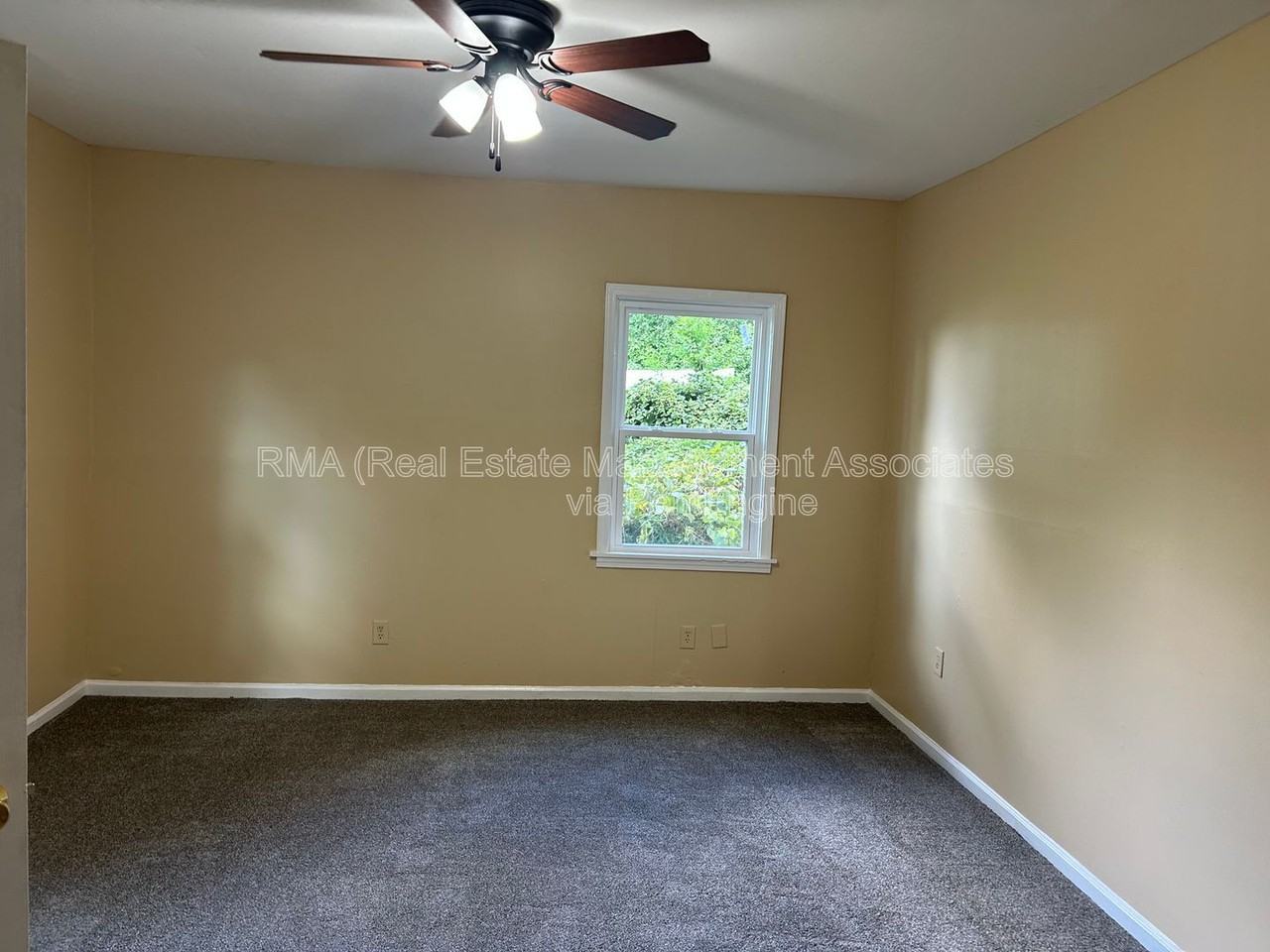 333 W College St - Photo 6 of 11