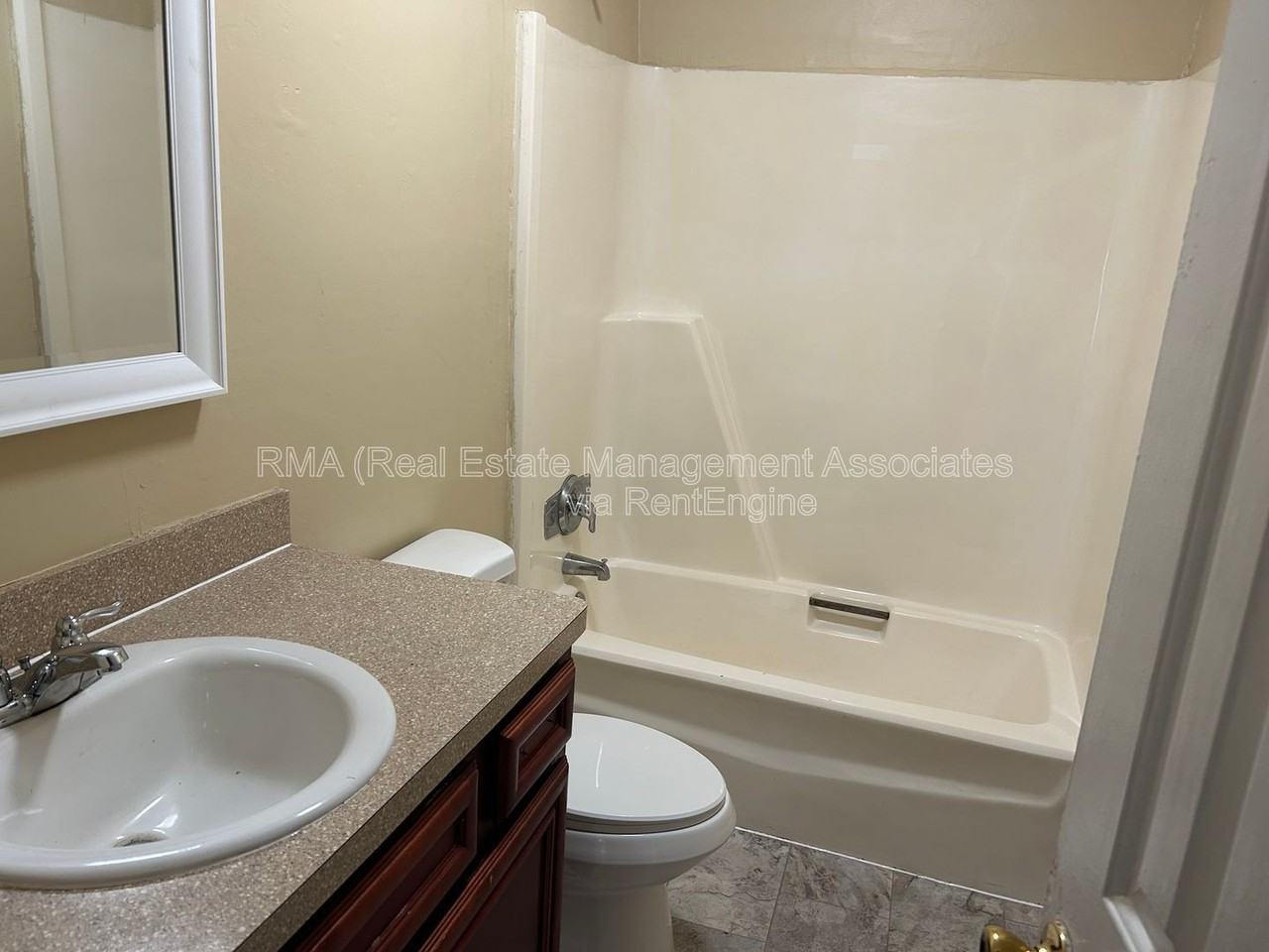 333 W College St - Photo 7 of 11