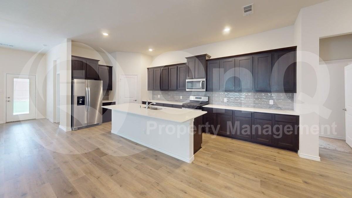 1932 Willie Ray St - Photo 4 of 25