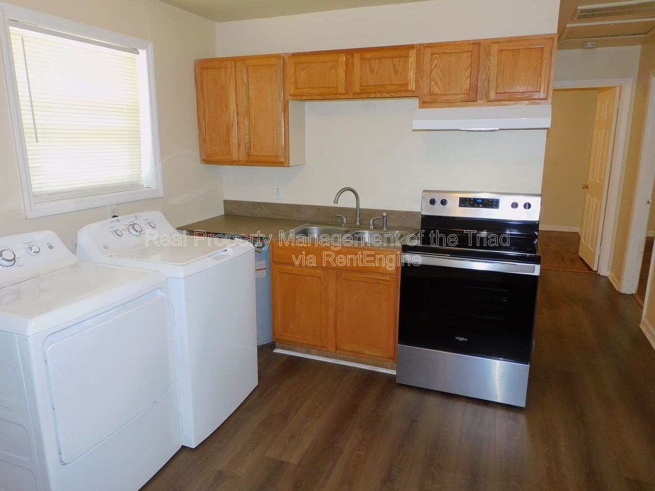 2118 Everitt St #D - Photo 4 of 17