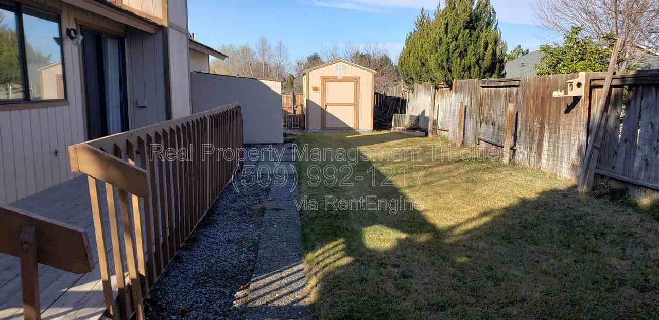 4311 Desert Pl - Photo 4 of 13