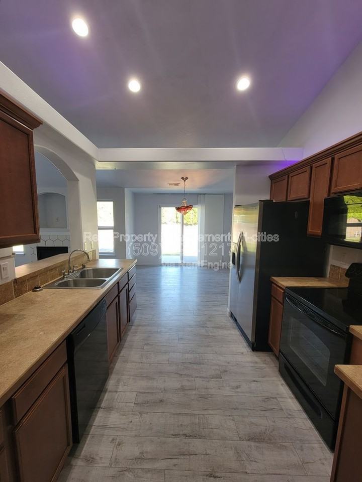 5142 Monica St - Photo 5 of 20