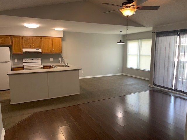 129 W Victoria Ct #E - Photo 3 of 18