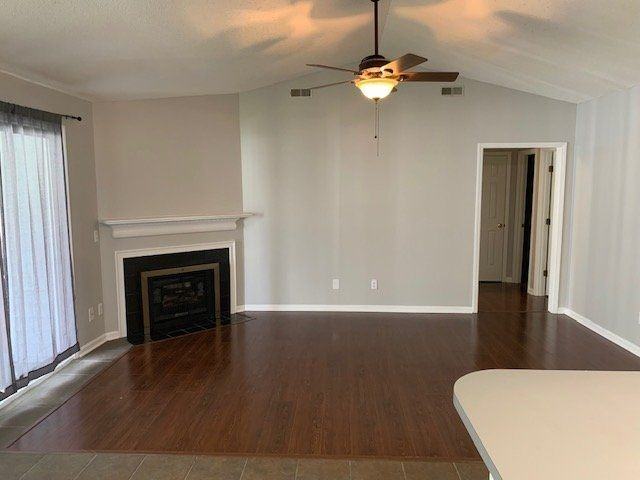 129 W Victoria Ct #E - Photo 7 of 18