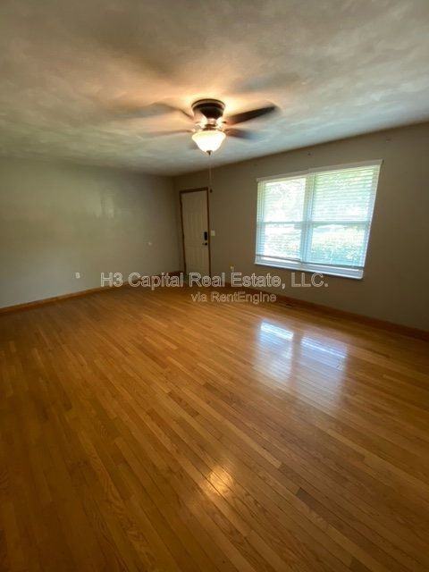 2 Innsbruck Ln - Photo 3 of 16