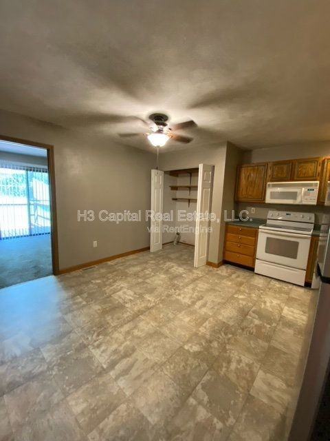 2 Innsbruck Ln - Photo 4 of 16