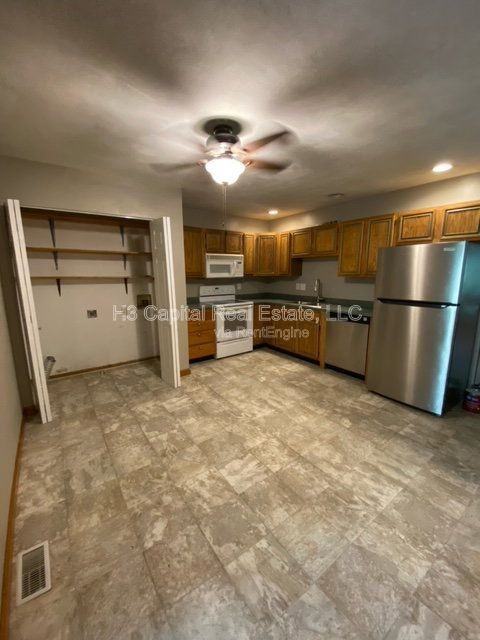 2 Innsbruck Ln - Photo 5 of 16