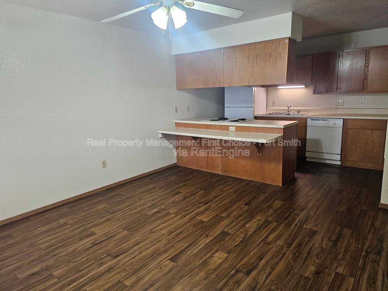 31 Cedar Creek Ct #8 - Photo 2 of 12