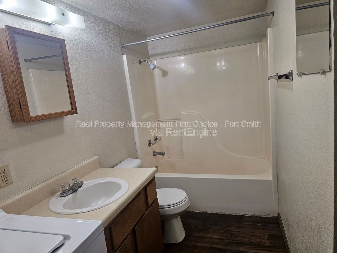 31 Cedar Creek Ct #8 - Photo 5 of 12