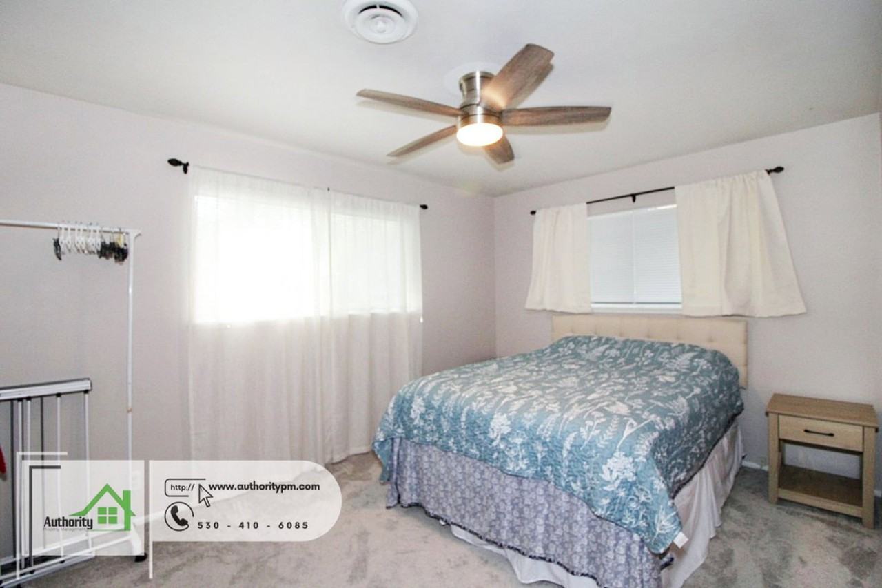 4548 Pensacola St - Photo 6 of 23