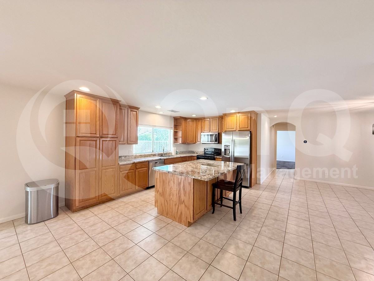 4615 W Bluefield Ave - Photo 3 of 29