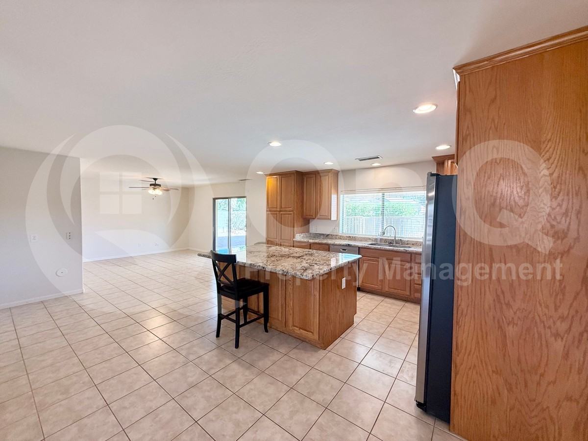 4615 W Bluefield Ave - Photo 4 of 29