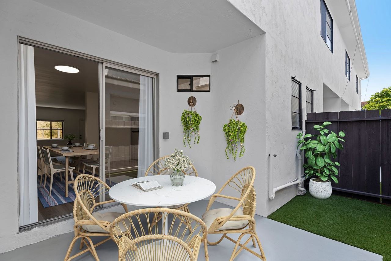 Welcome to 830 E. Coronado Ave. - Photo 4 of 42