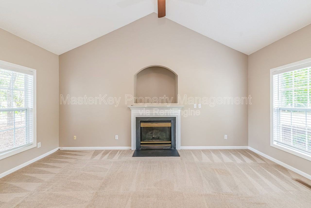 4001 Winecott Dr - Photo 6 of 28